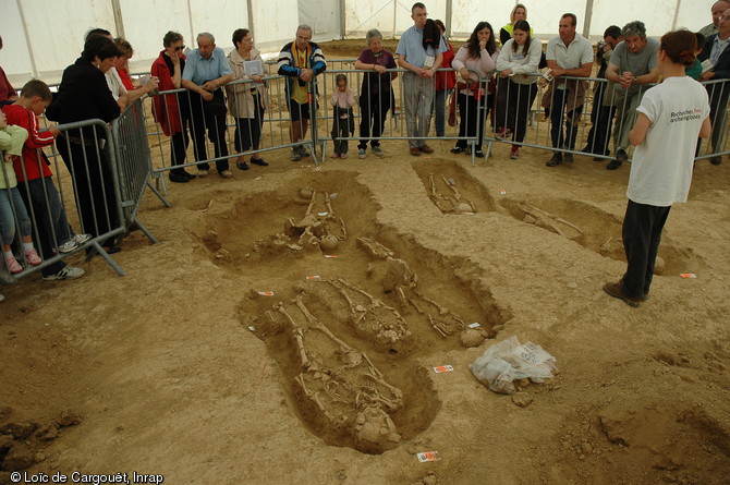 Présentation au public de la nécropole à inhumation au lieu-dit  les Gravières  à Pont-sur-Seine (Aube), datée du haut Moyen-Âge et fouillée en 2007. 