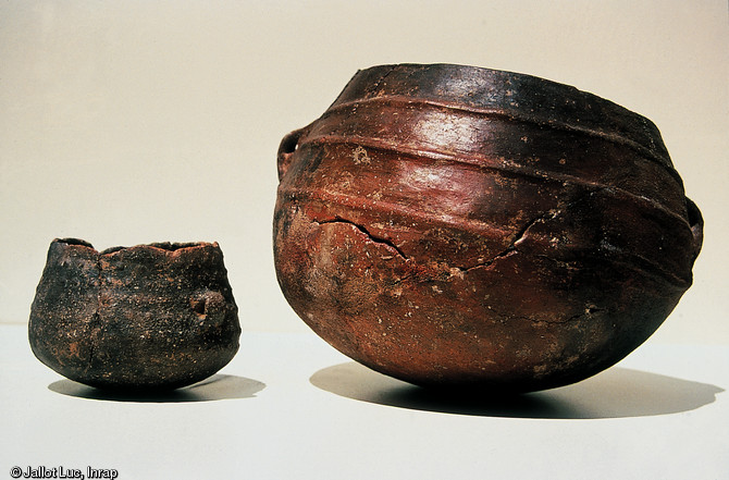 Poteries fines du Chalcolithique languedocien (3000 avant notre ère). 