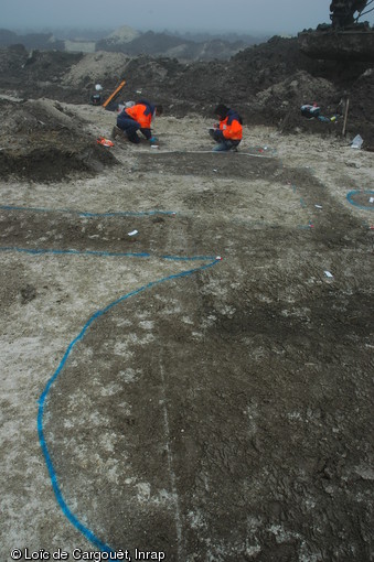 Enregistrement des données des structures archéologiques mises au jour dans une tranchée de diagnostic positive sur la commune d'Attray.