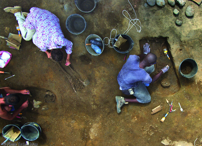 Fouille de sépultures d'époque coloniale, découvertes à Baillif (Guadeloupe), 2010.   