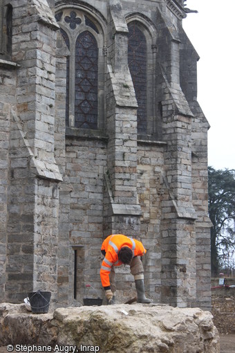 Fouille au chevet de la cathédrale gothique du Mans (Sarthe), 2016. 