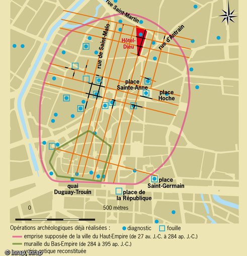 Localisation des différentes opérations archéologiques réalisées sur  Rennes (Ille-et-Vilaine) avec hypothèse de restitution de la trame des rues pendant l'Antiquité, 2016