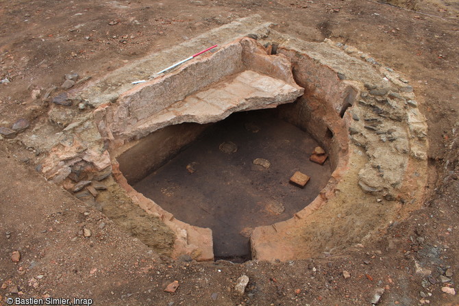 La baignoire chaude des thermes de Langrolay-sur-Rance (Côtes-d'Armor), 2016.