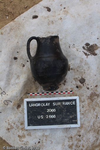 Vase retrouvé au fond du puits de la villa de Langrolay-sur-Rance (Côtes-d'Armor), 2016 