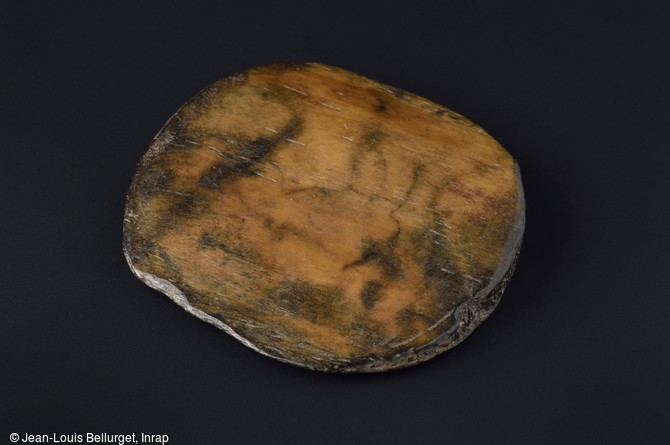 Pion marelle (?) en os, XIe siècle mis au jour à Pineuilh (Gironde)