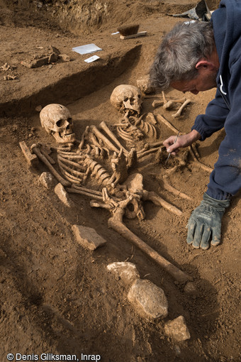 La fouille a mis au jour les vestiges d'un cimetière utilisé entre le IVe et Ve siècle à Vitry-sur-Seine (Val-de-Marne). Cette période correspond aux débuts du christianisme en Île-de-France.