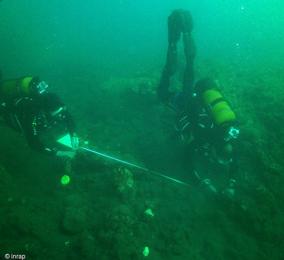 Relevé d’une ancre lors du diagnostic de la nouvelle route du littoral