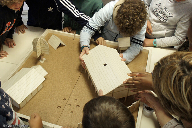 Animation de sensibilisation à l'archéologie. Atelier Archéomaquette. 