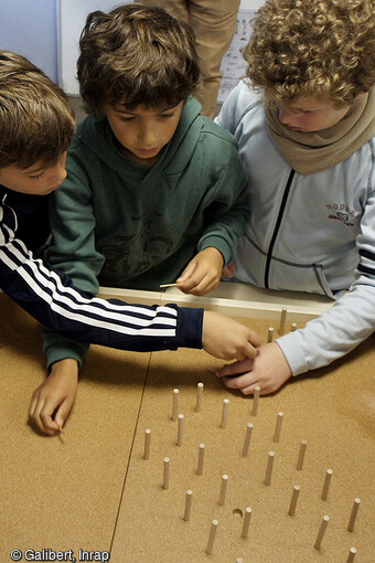 Animation de sensibilisation à l'archéologie. Atelier Archéomaquette. 