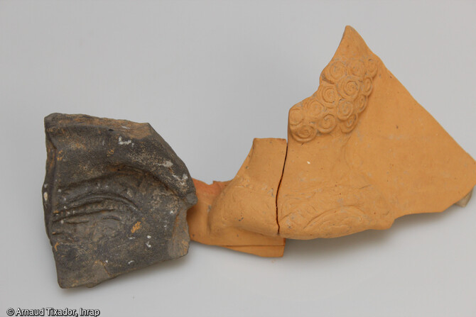 Moule en céramique commune destiné au façonnage des vases à visages fabriqués au IIIe siècle à Famars.