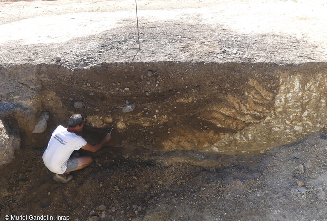 Grandes caves du Néolithique final en cours de fouille à Béziers (Hérault), 2022 