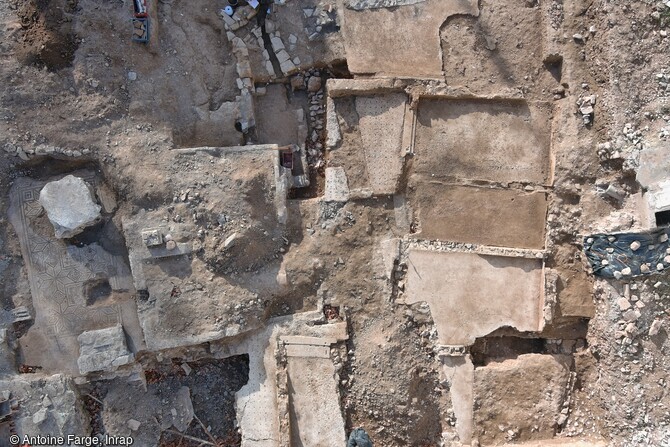 Vue aérienne d'un quartier de l'antique Nemausus mis au jour à Nîmes (Gard), en 2023.  