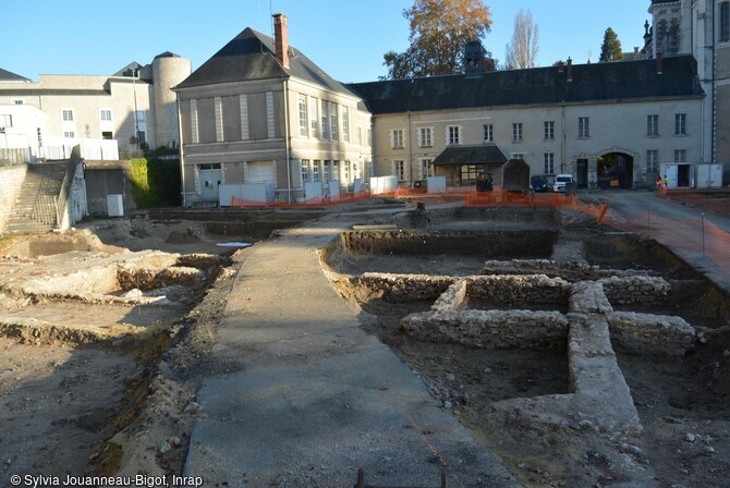 Vestiges des fondations du Bureau de Bienfaisance, fondé au 19e siècle, mis au jour au cours de la fouille de l'îlot Saint-Vincent à Blois (Loir-et-Cher). 