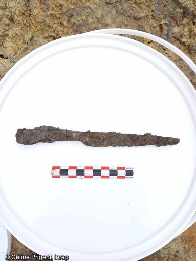 Un couteau datant de la fin du Moyen Âge, début de l'Époque moderne découvert au cours de la fouille à Châteaubriant (Loire-Atlantique). 