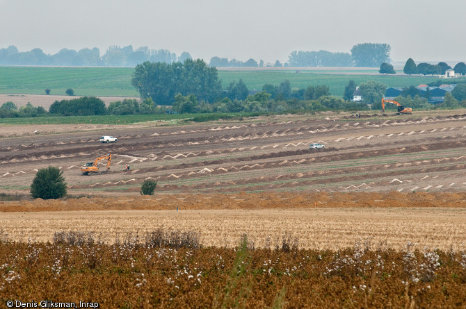 Diagnostics archéologiques à Etricourt-Manancourt (Somme) sur le canal Seine-Nord Europe, 2009.