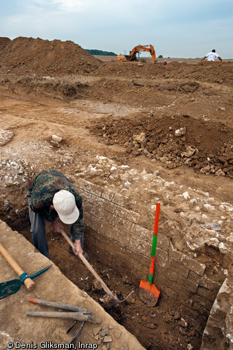 Sondage d'une cave gallo-romaine réalisé à l'occasion d'un diagnostic mené sur la commune d'Etricourt-Manancourt (Somme), 2009.