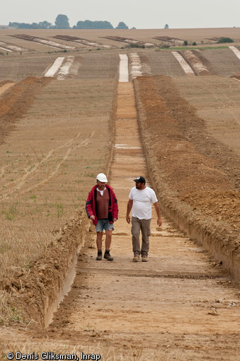 Diagnostic archéologique à Etricourt-Manancourt (Somme) sur le tracé du canal Seine-Nord Europe, 2009.