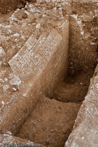 Sondage d'une cave gallo-romaine réalisé lors du diagnostic sur la commune d'Etricourt-Manancourt (Somme), 2009.