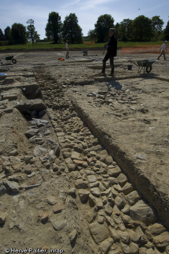 Fouille de bâtiments agricoles gallo-romains découverts dans le quartier de Beauregard en périphérie de Rennes (Ille-et-Vilaine) à l'été 2011.