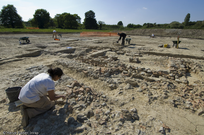 Fouille de bâtiments agricoles gallo-romains découverts dans le quartier de Beauregard en périphérie de Rennes (Ille-et-Vilaine) à l'été 2011.