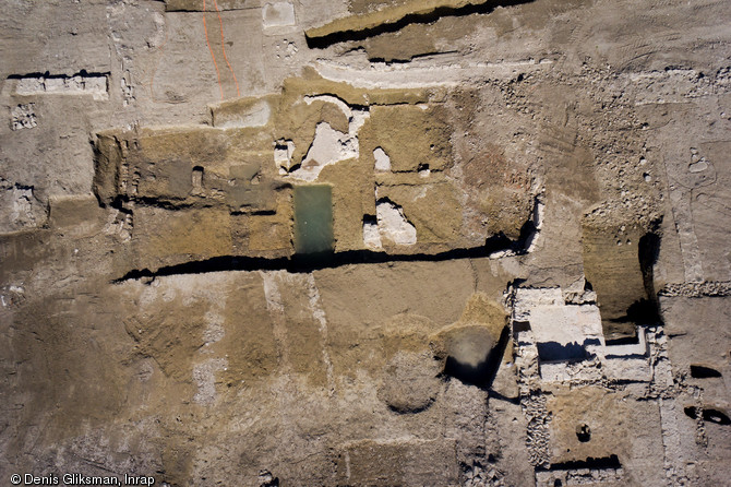 Ensemble thermal de la villa en cours de fouille, Saint-Rémy-de-Provence (Bouches-du-Rhône), 2012.Une aile entière de la villa était destinée à accueillir des thermes.