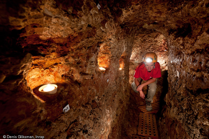 Souterrain médiéval découvert à Sublaines (Indre-et-Loire), 2012. Ce souterrain-refuge, intégralement conservé, devait servir de refuge mais également de lieu de stockage en protégeant les denrées des pillards.