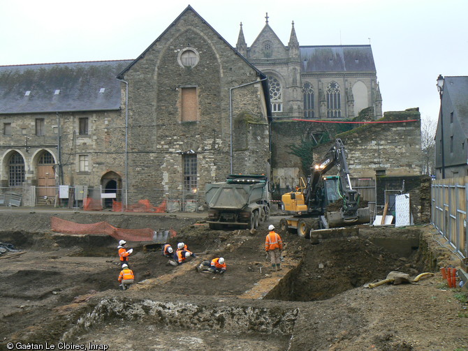 Fouille de la cour ouest du couvent des Jacobins, Rennes (Ille-et-Vilaine), 2013.