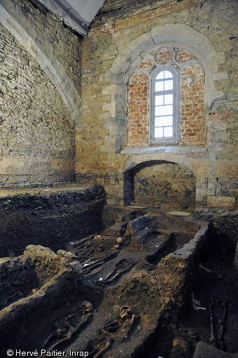 Sépultures mises au jour dans la chapelle de Bonne-Nouvelle, couvent des Jacobins, Rennes (Ille-et-Vilaine), 2013.