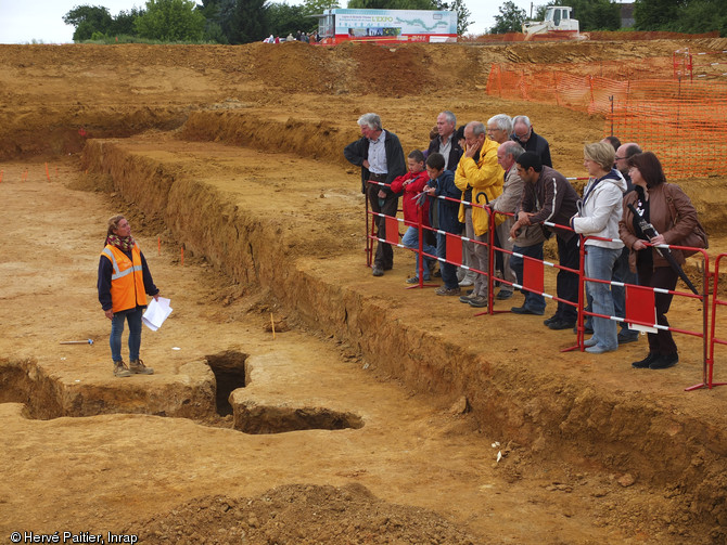 Portes-ouvertes sur le site des Rochardières à La Milesse (Sarthe) dans le cadre des Journées nationales de l'archéologie, 2012.  