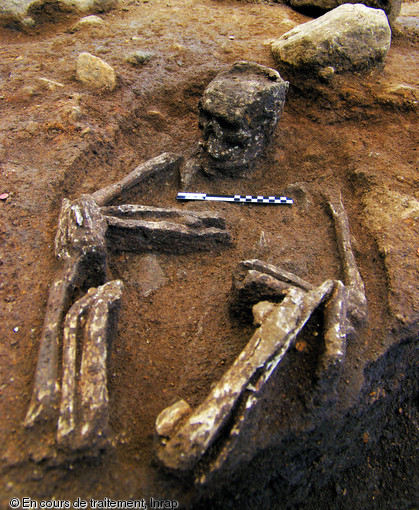 Sépulture du Néoindien récent mise au jour lors des fouilles menées au sud de l'île de Basse-Terre (Guadeloupe), 2010.