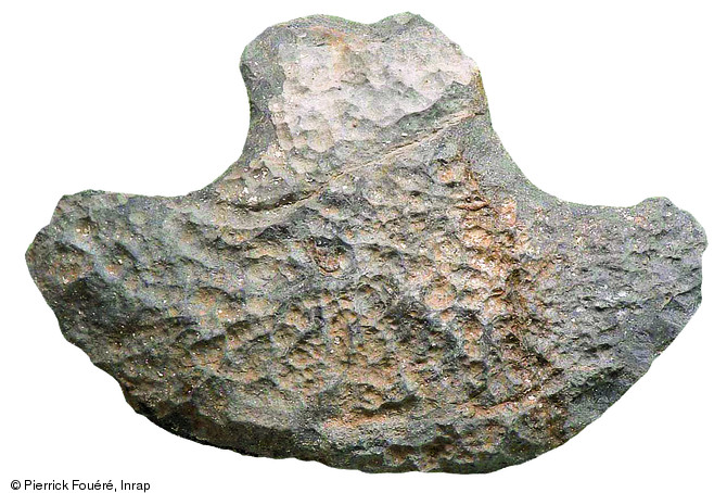 Objet symbolique en calcaire gris, entre 800 et 400 avant notre ère, Baie Orientale 1, Saint-Martin (Antilles).