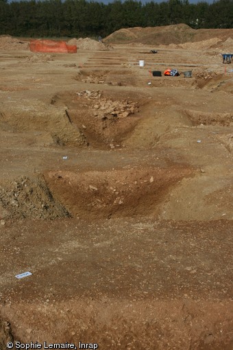 Série de sondages réalisés dans un des fossés de la ferme gauloise d'Andilly (Charente-Maritime), IIe-Ier s. avant notre ère, 2012.