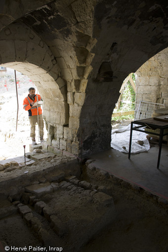 Étude des maçonneries en élévation, prieuré de la Madeleine, abbaye de Fontevraud (Maine-et-Loire), 2013. 