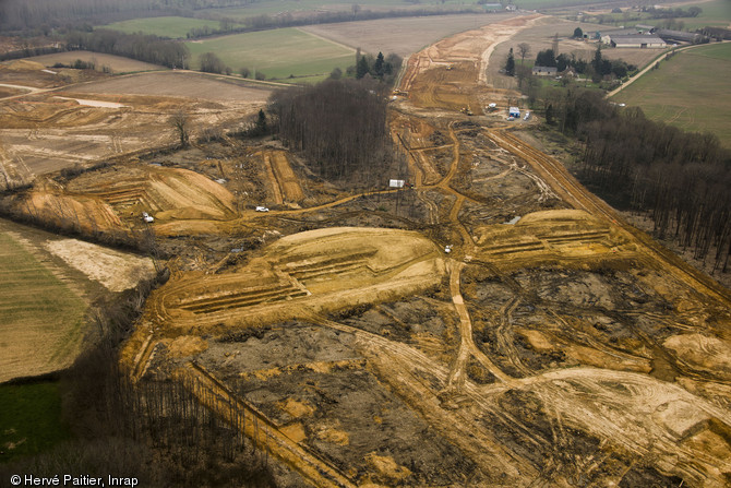Les mines de fer du Bois de Beslan à la Milesse (Sarthe), 2013. L'opération a révélé la présence d'une grande mine de fer exploitée depuis la protohistoire.